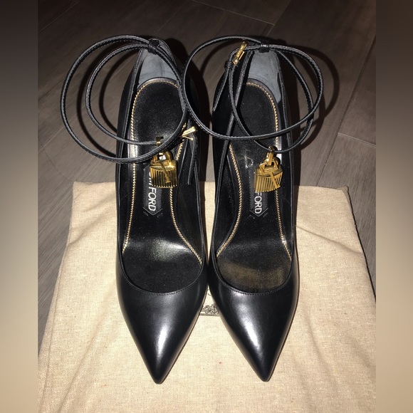 TOM FORD LOCK PUMP HEEL 9.5 - Picture 1 of 8